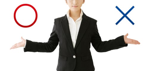 良いか悪いかを伝える女性